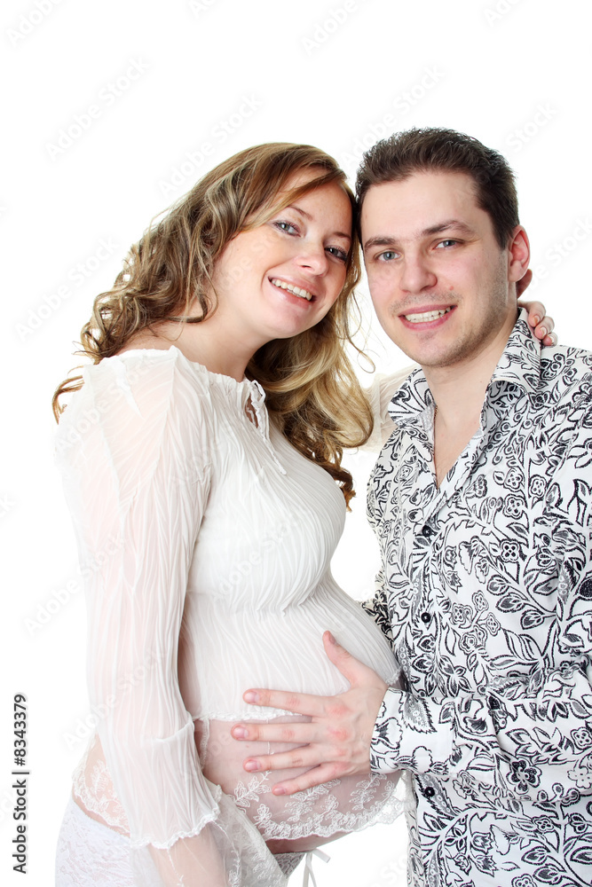 年轻幸福的夫妇怀上孩子
