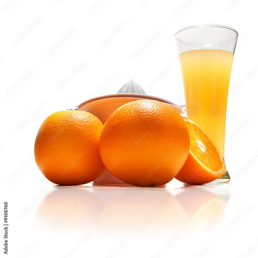 白色分离的天然橙汁