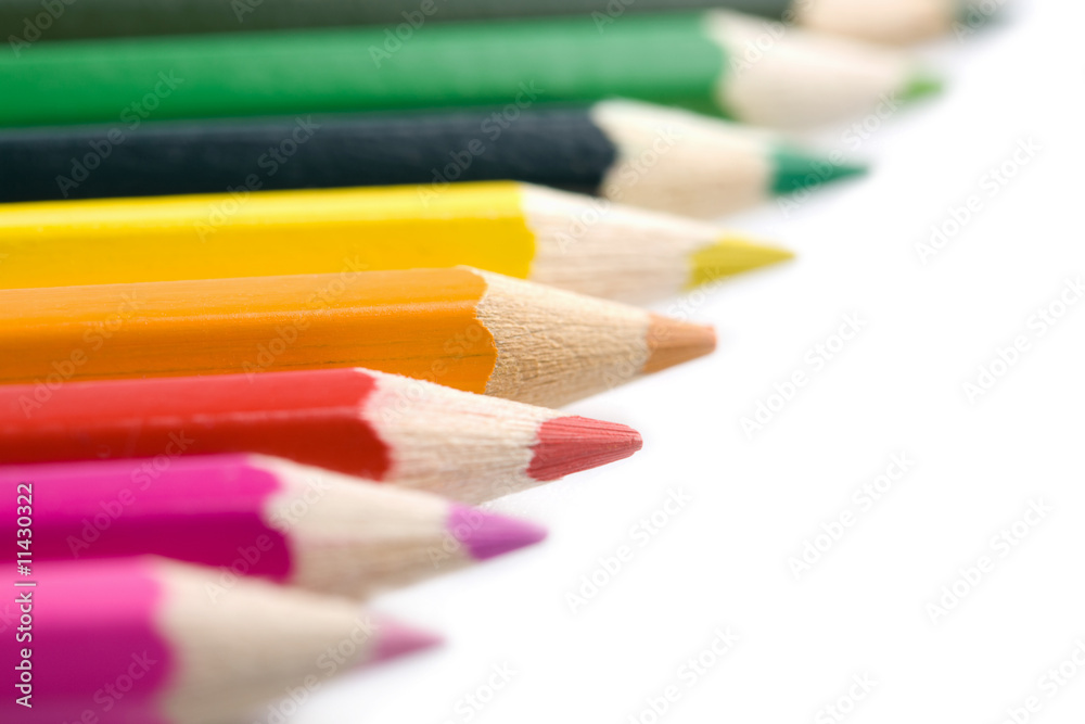 隔离的彩色铅笔线