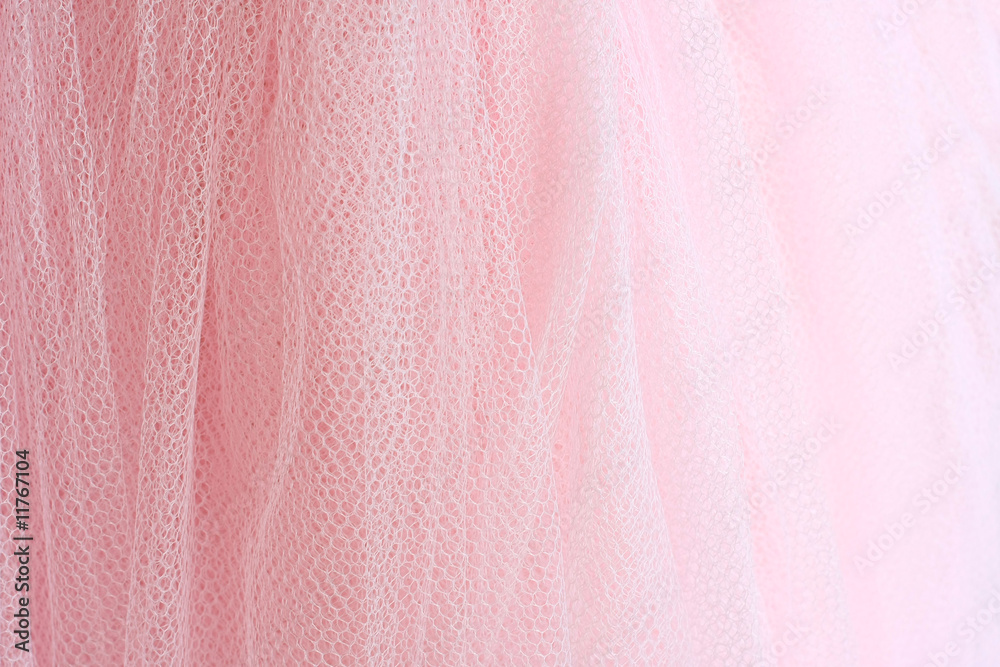 粉色短裙。