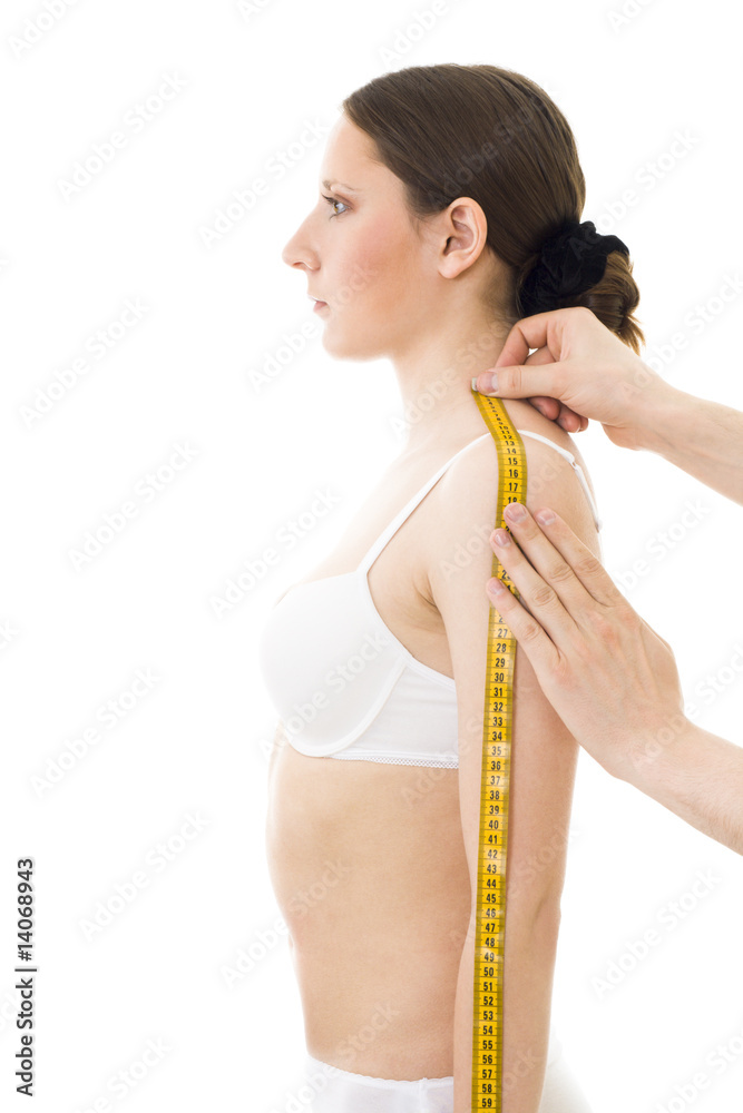 测量女性的肩部长度