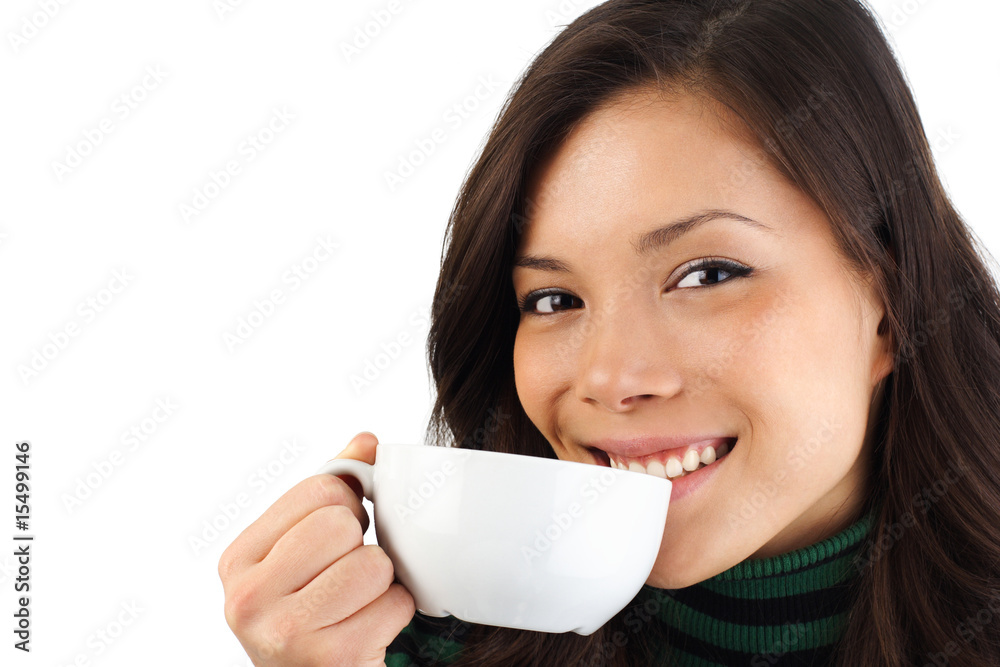 喝咖啡或茶的女人