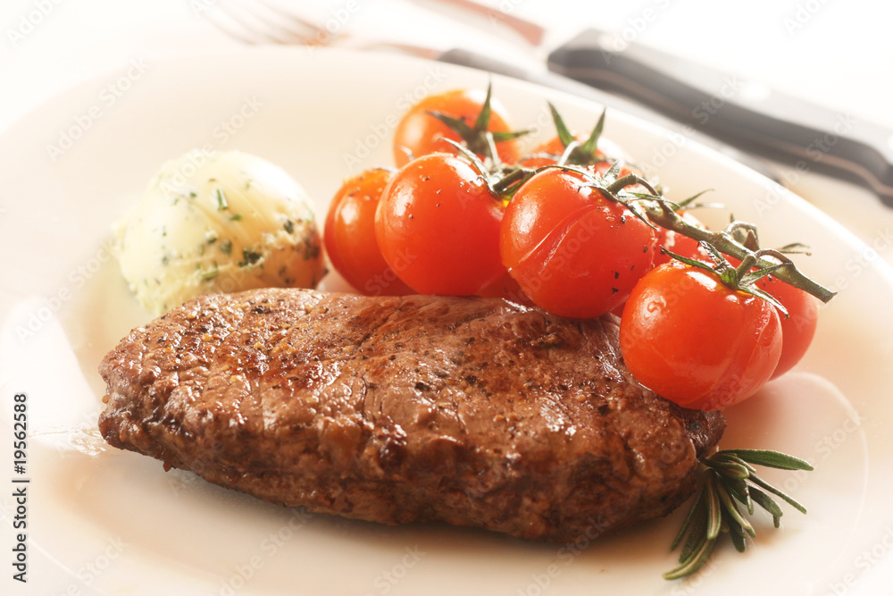 Steak with Grilled Tomatoes