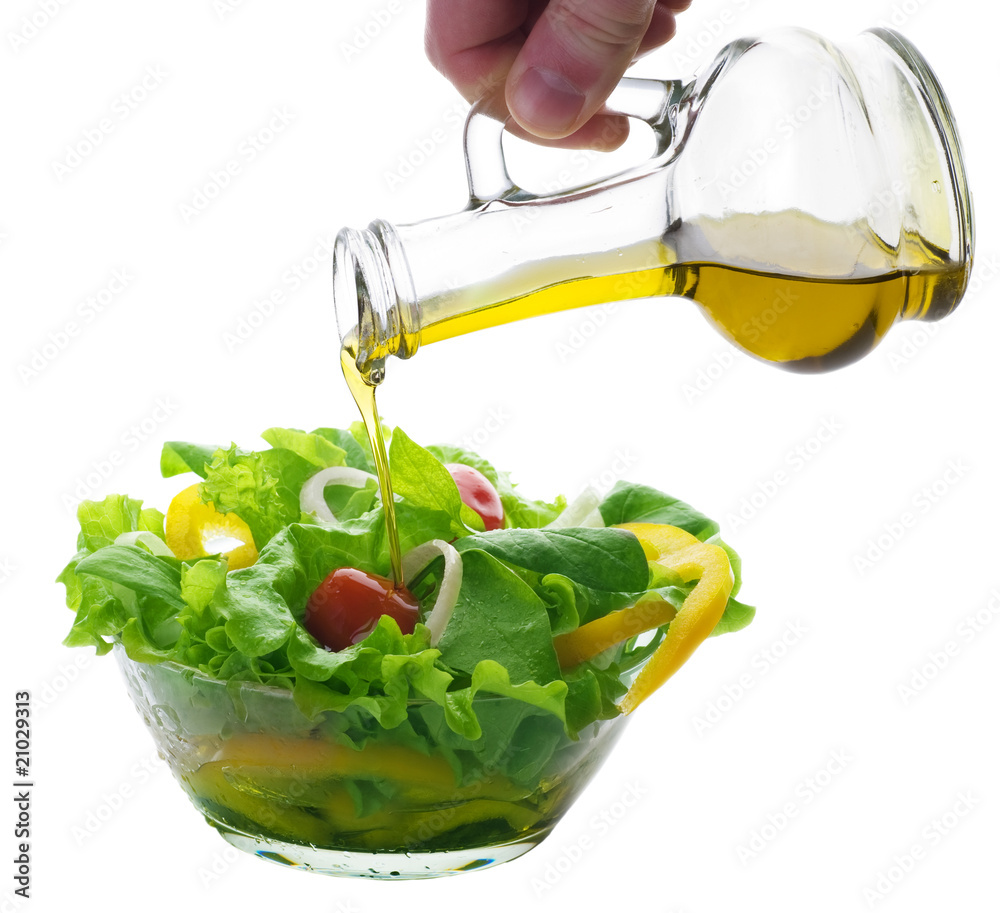健康沙拉，浇橄榄油