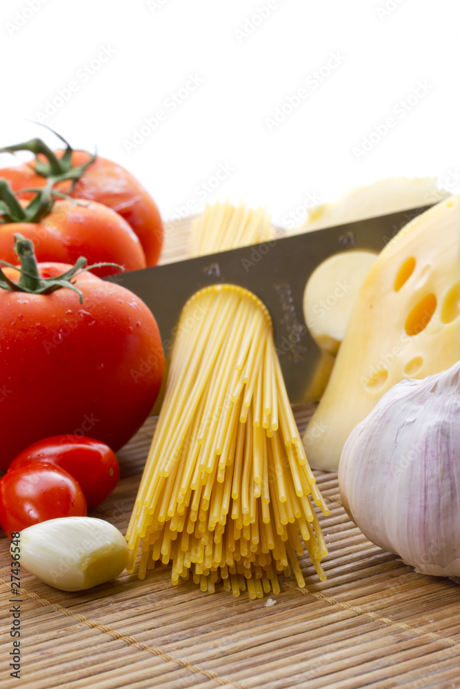 意大利面、番茄和大蒜的成分