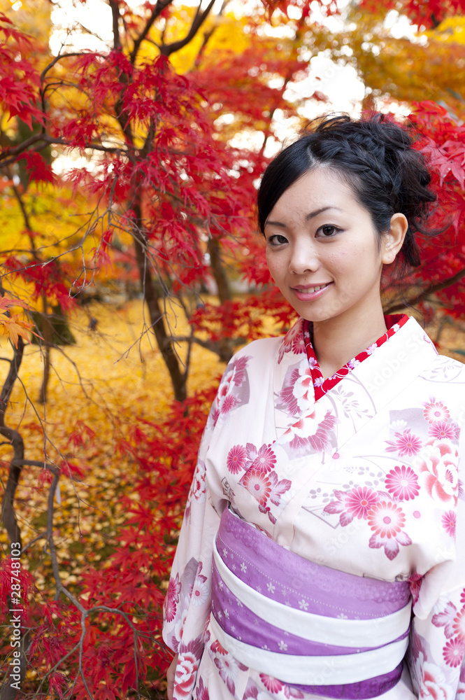 beautiful japanese woman wearing kimono