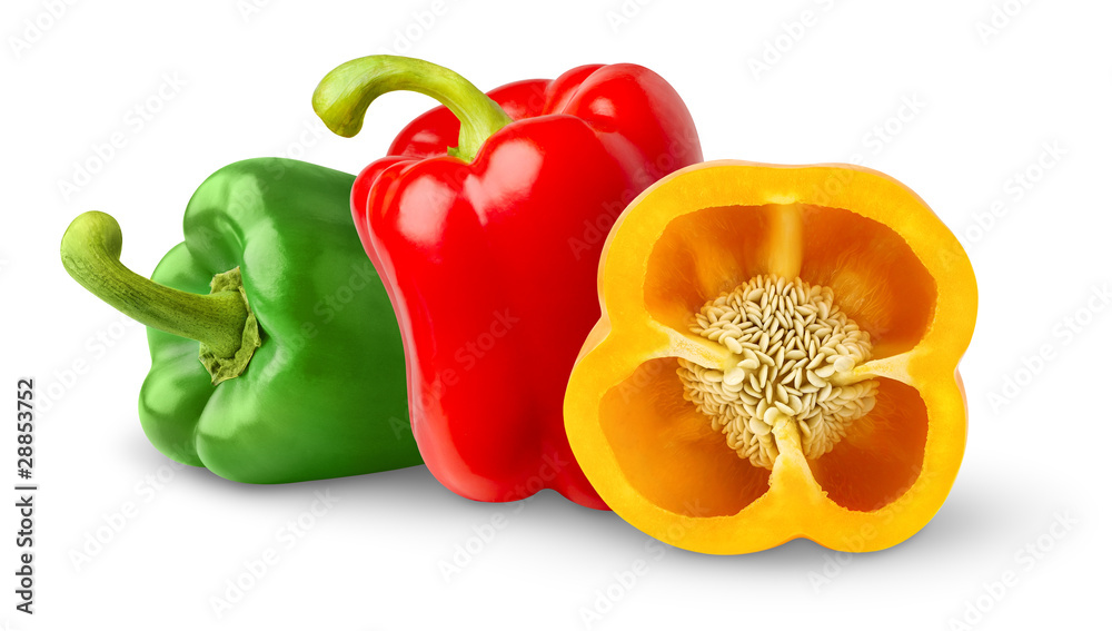 隔离辣椒。红、黄、绿三种颜色的甜椒在白底上隔离