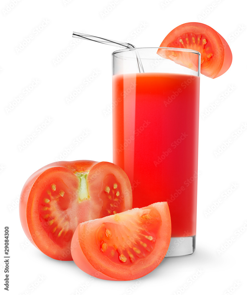 隔离饮料。番茄汁和切好的新鲜番茄在白底上隔离