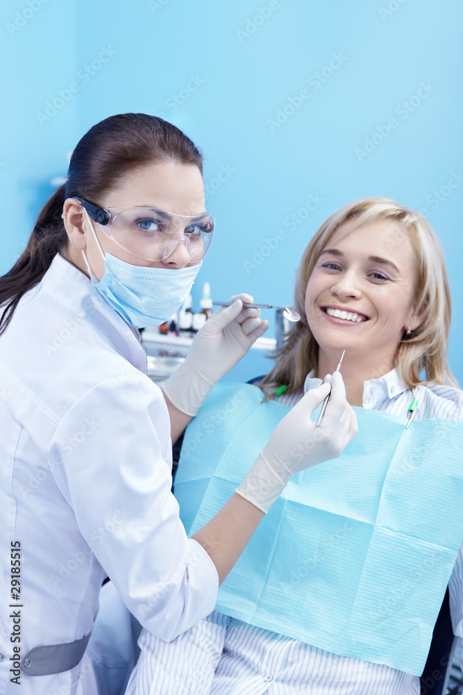 接待在牙医那里