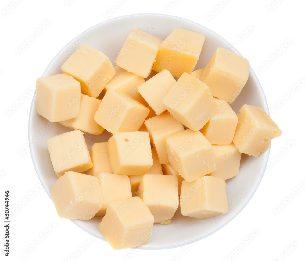 碗里的奶酪块被隔离