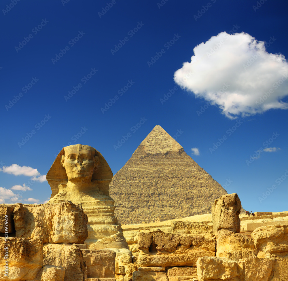 埃及基奥普斯金字塔和狮身人面像
