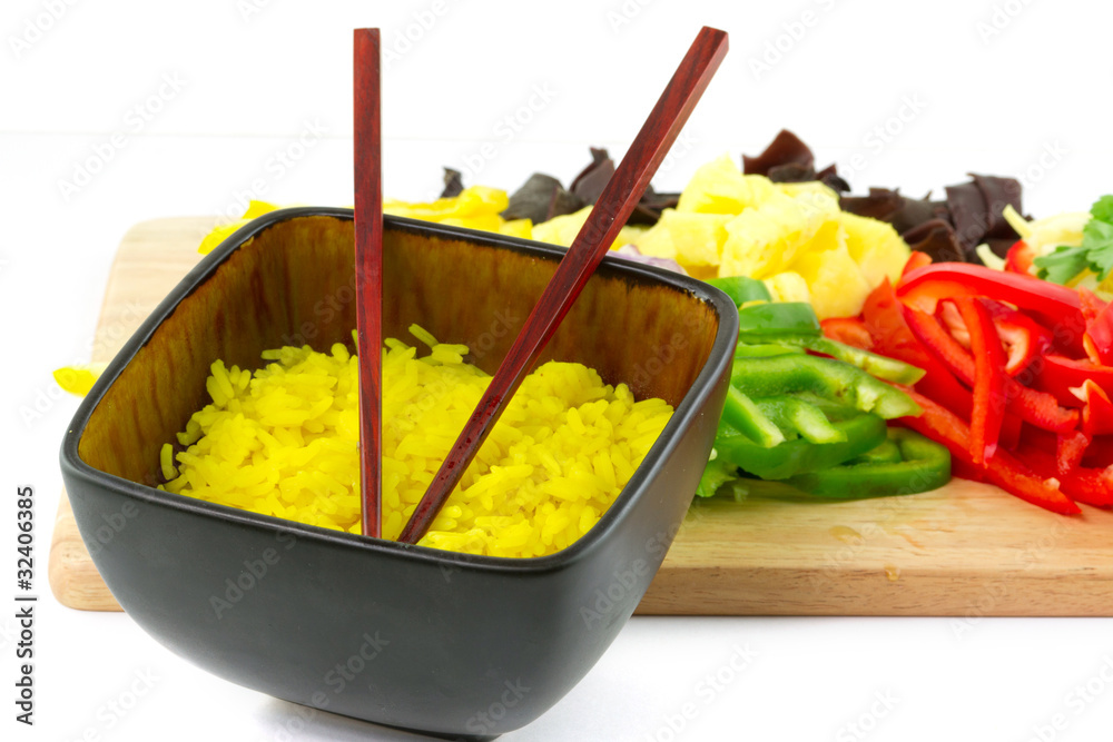 中国菜-筷子米饭和蔬菜