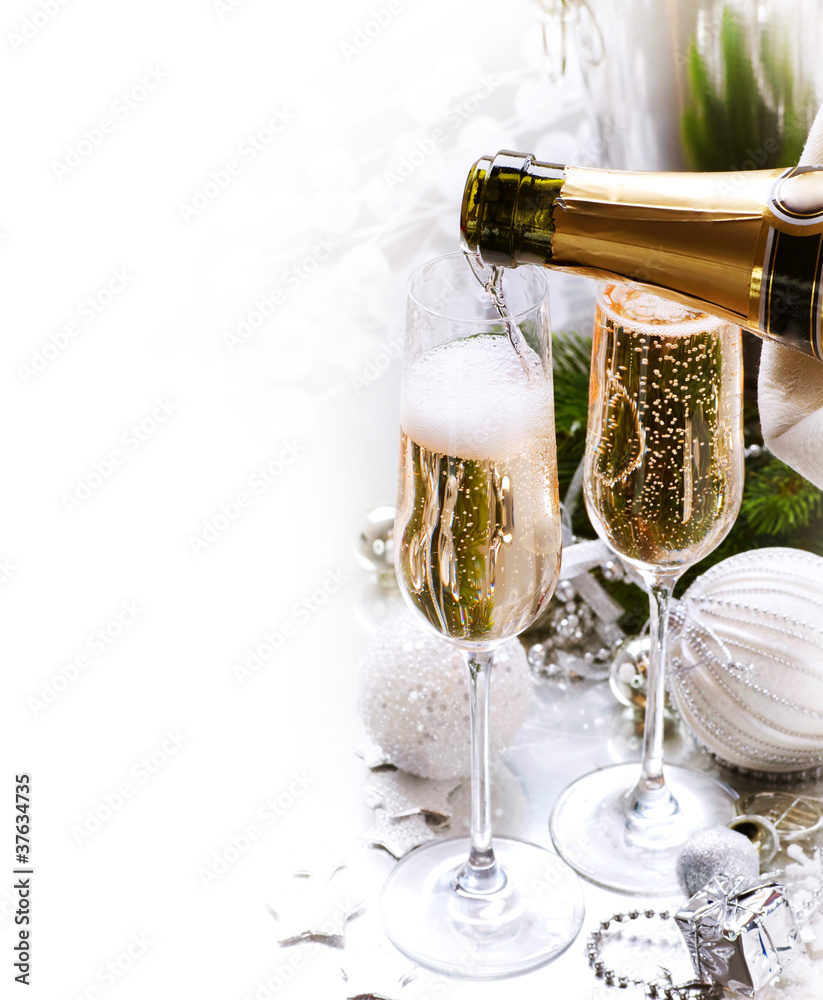 新年庆祝。香槟