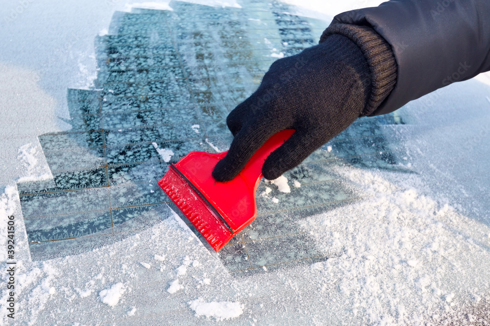 刮车窗上的冰