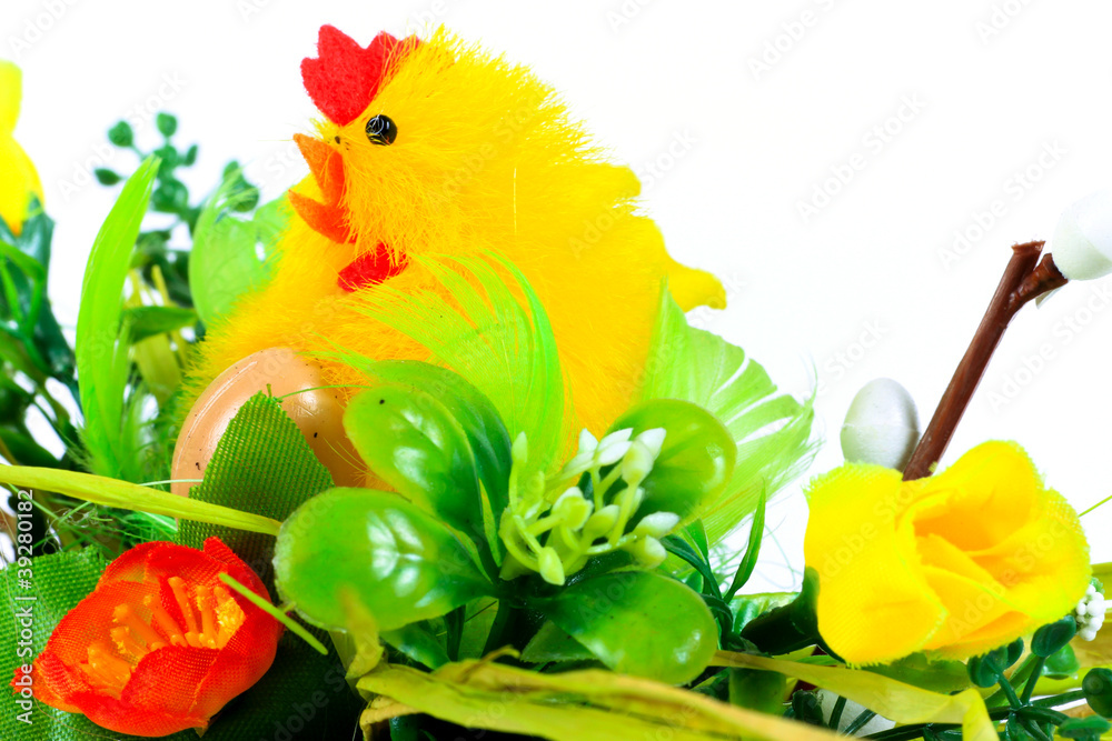 复活节小鸡和鲜花装饰