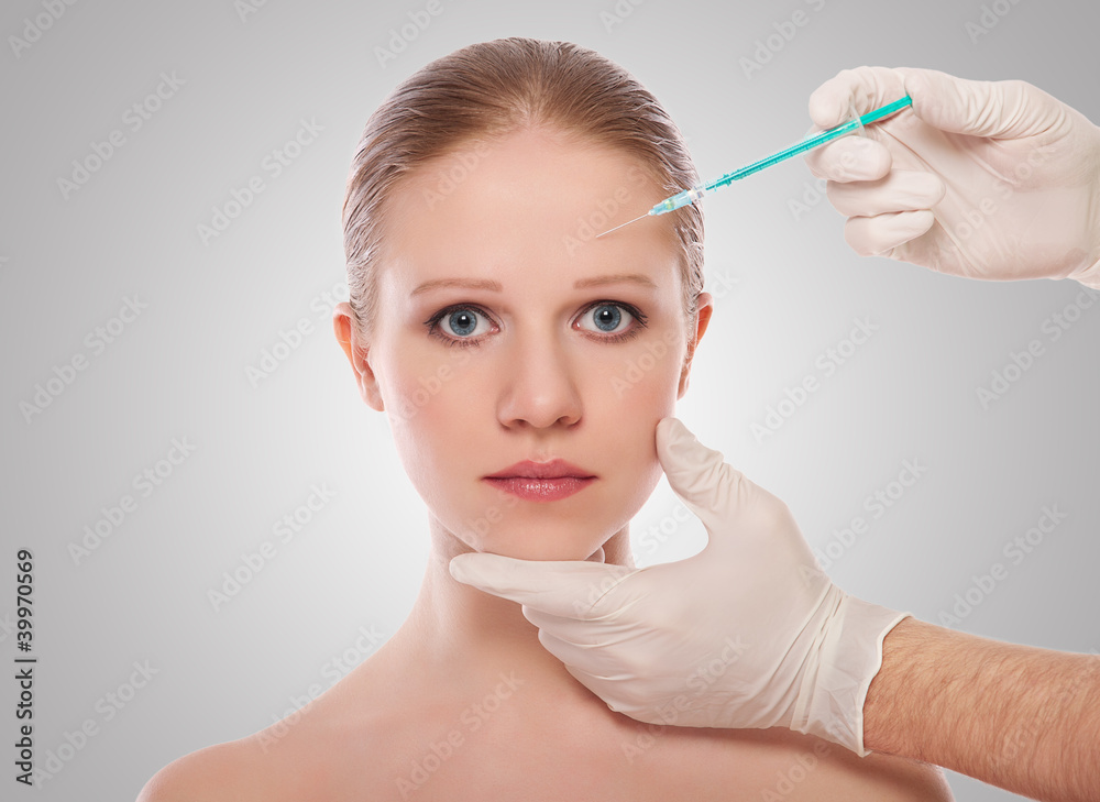 女性面部前额注射肉毒杆菌素