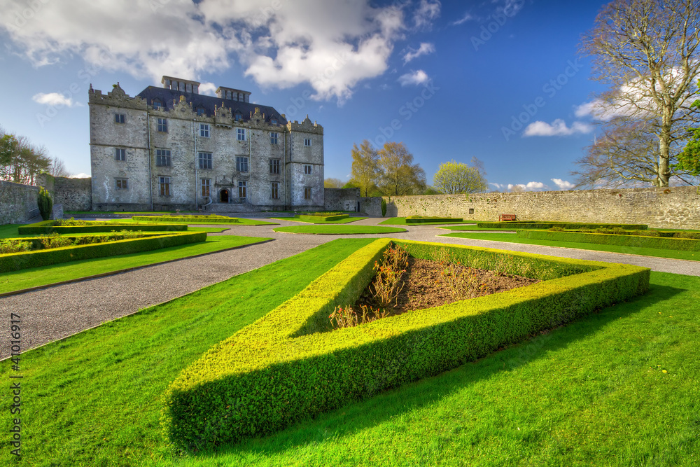 爱尔兰高威的Portumba城堡和花园