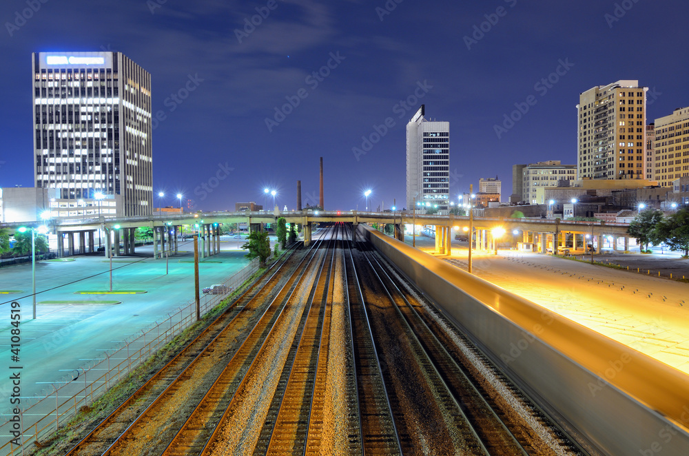 阿拉巴马州伯明翰市中心的铁路线
