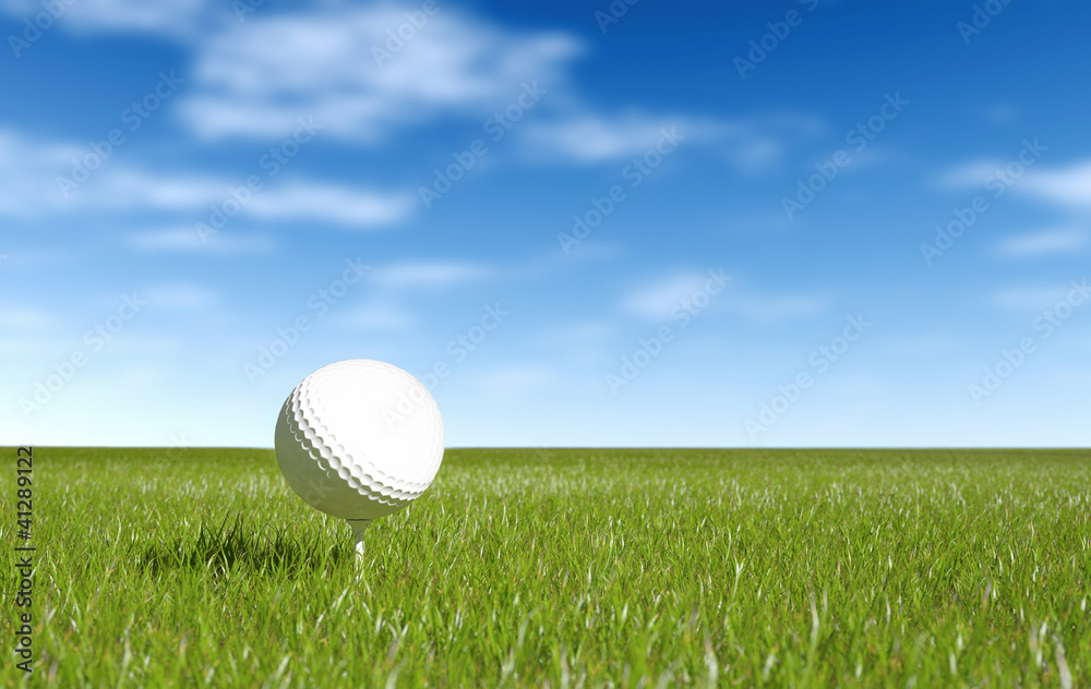 高尔夫球绿草蓝天