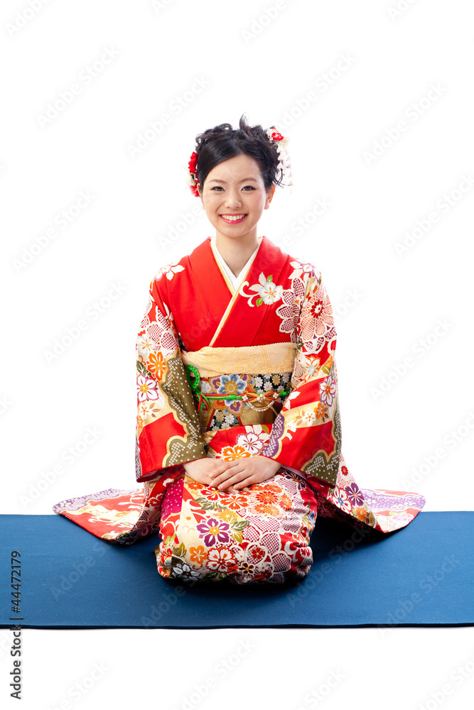 坐着的日本和服女人