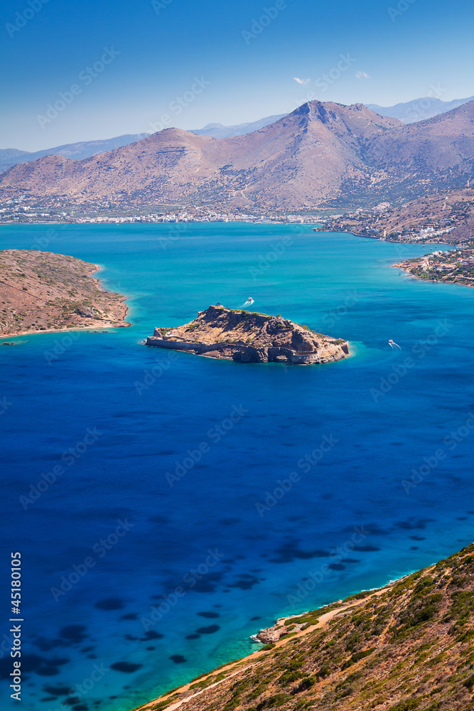 希腊克里特岛上的米拉贝洛湾和斯皮纳隆加岛