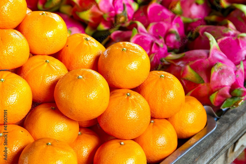 泰国当地市场上的橘子