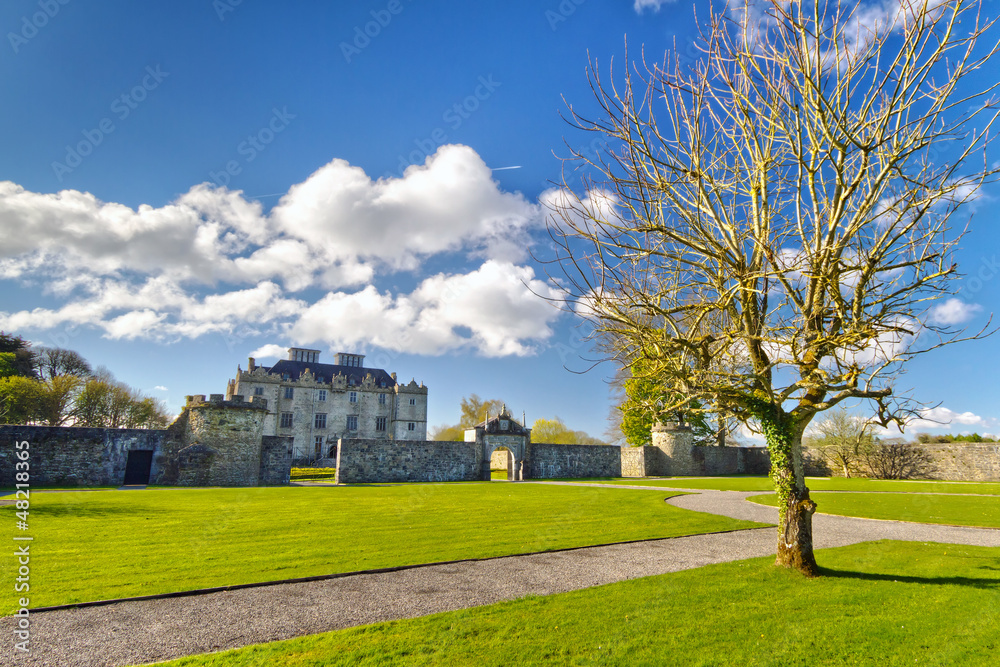 爱尔兰高威的Portumba城堡和花园