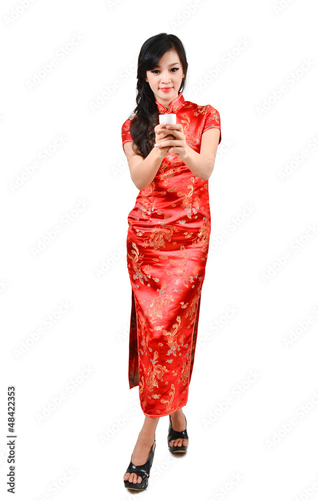 穿着中国传统服饰的漂亮女人