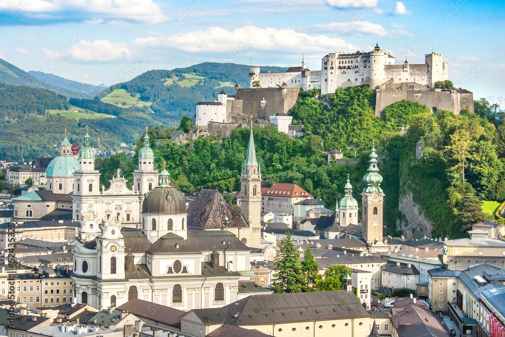 奥地利萨尔茨堡历史名城的美景