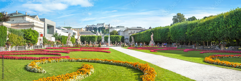 奥地利萨尔茨堡著名的米拉贝尔花园全景