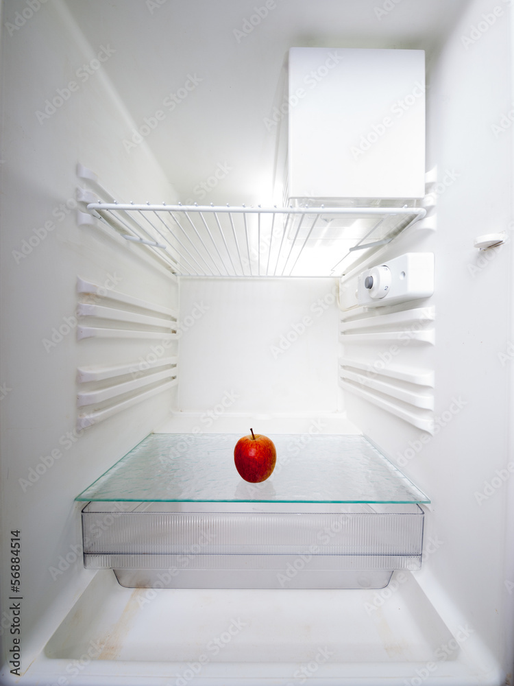 空冰箱里的苹果