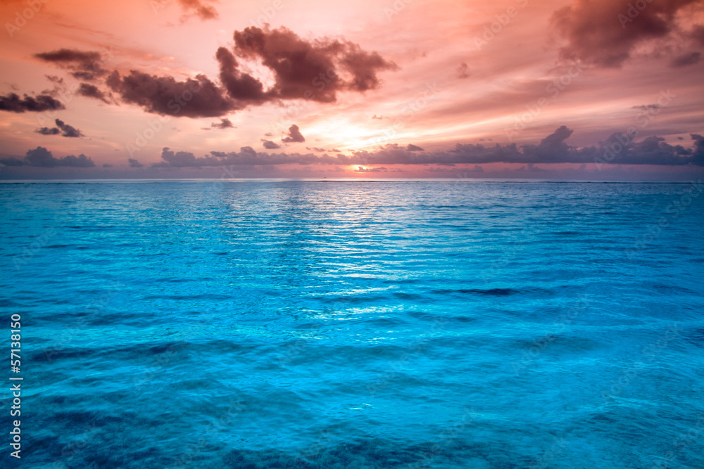 马尔代夫热带蓝色海水