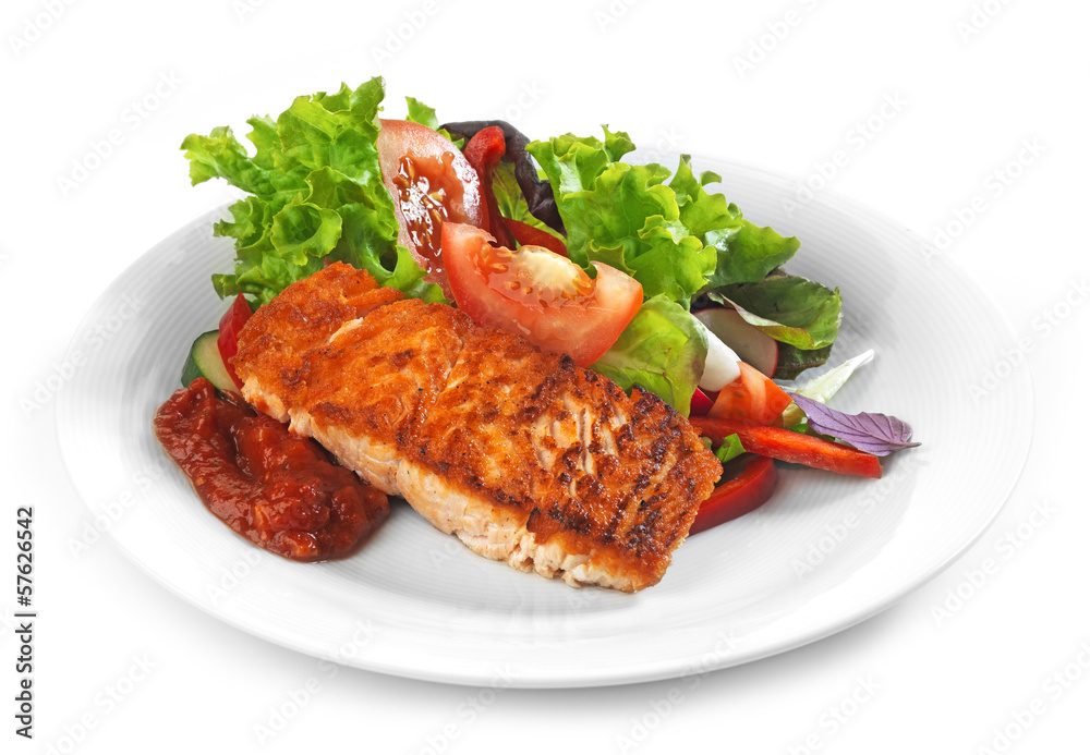 Grilled salmon fillet and vegetable salad