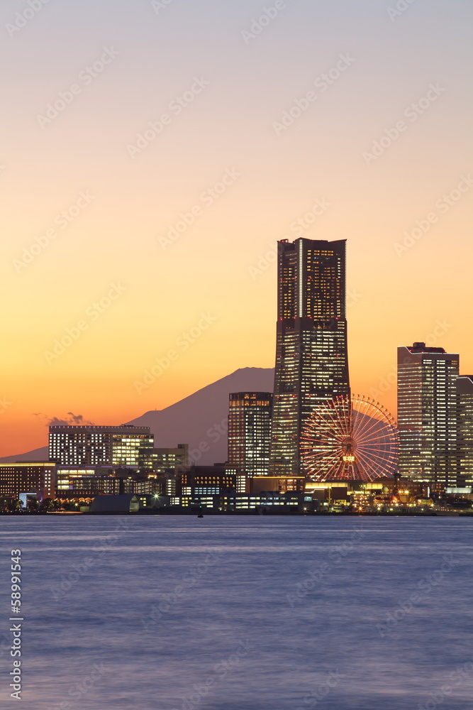 富士山上的横滨市