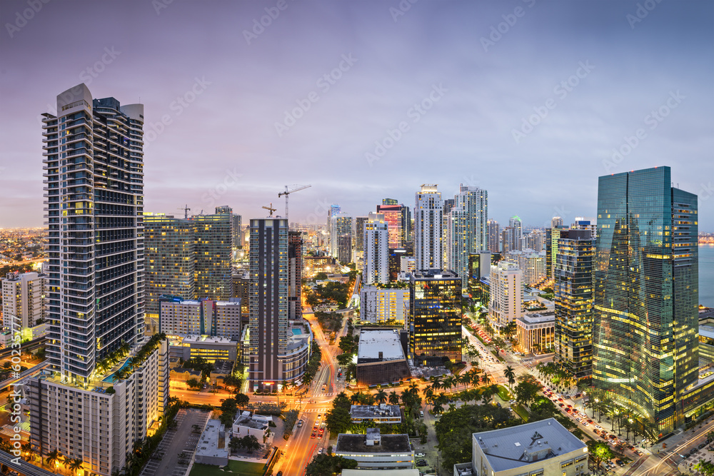 迈阿密-佛罗里达市中心鸟瞰天际线