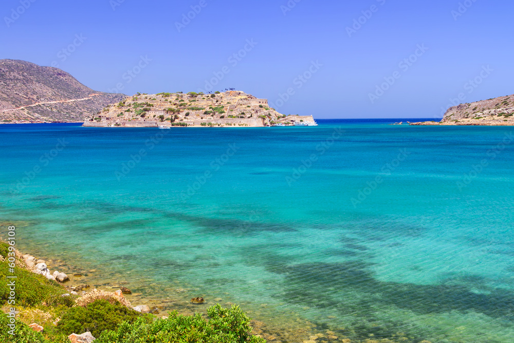 希腊克里特岛米拉贝洛湾的Turquise水域