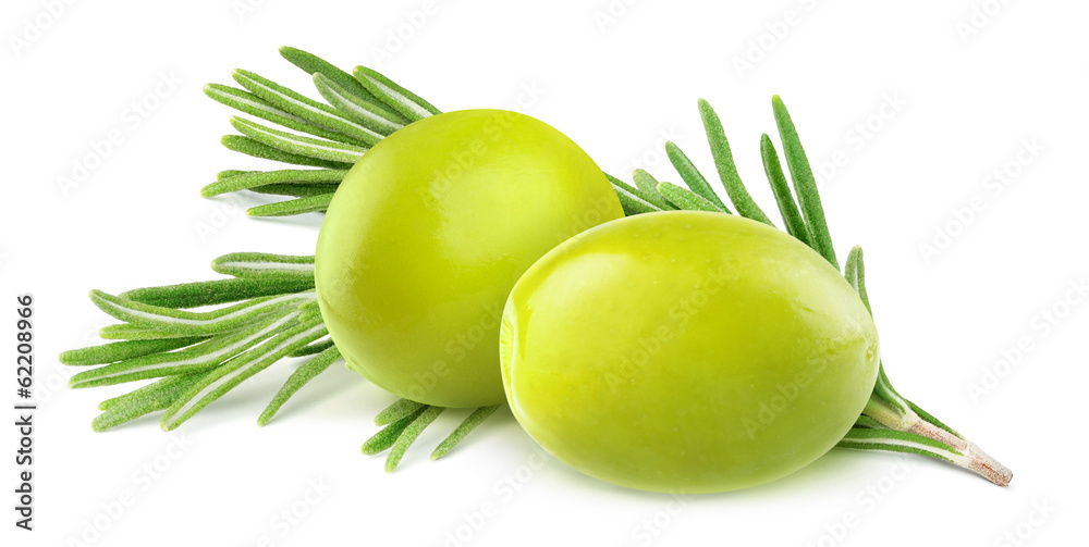 孤立的橄榄。两个绿色橄榄果实和迷迭香叶在白色背景上孤立