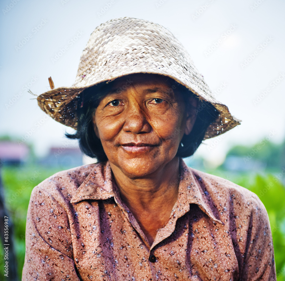 柬埔寨当地女农民