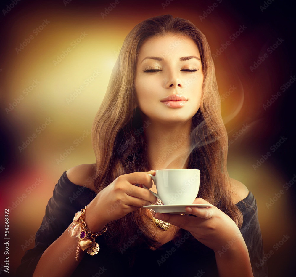 杯茶或咖啡美女模特女孩