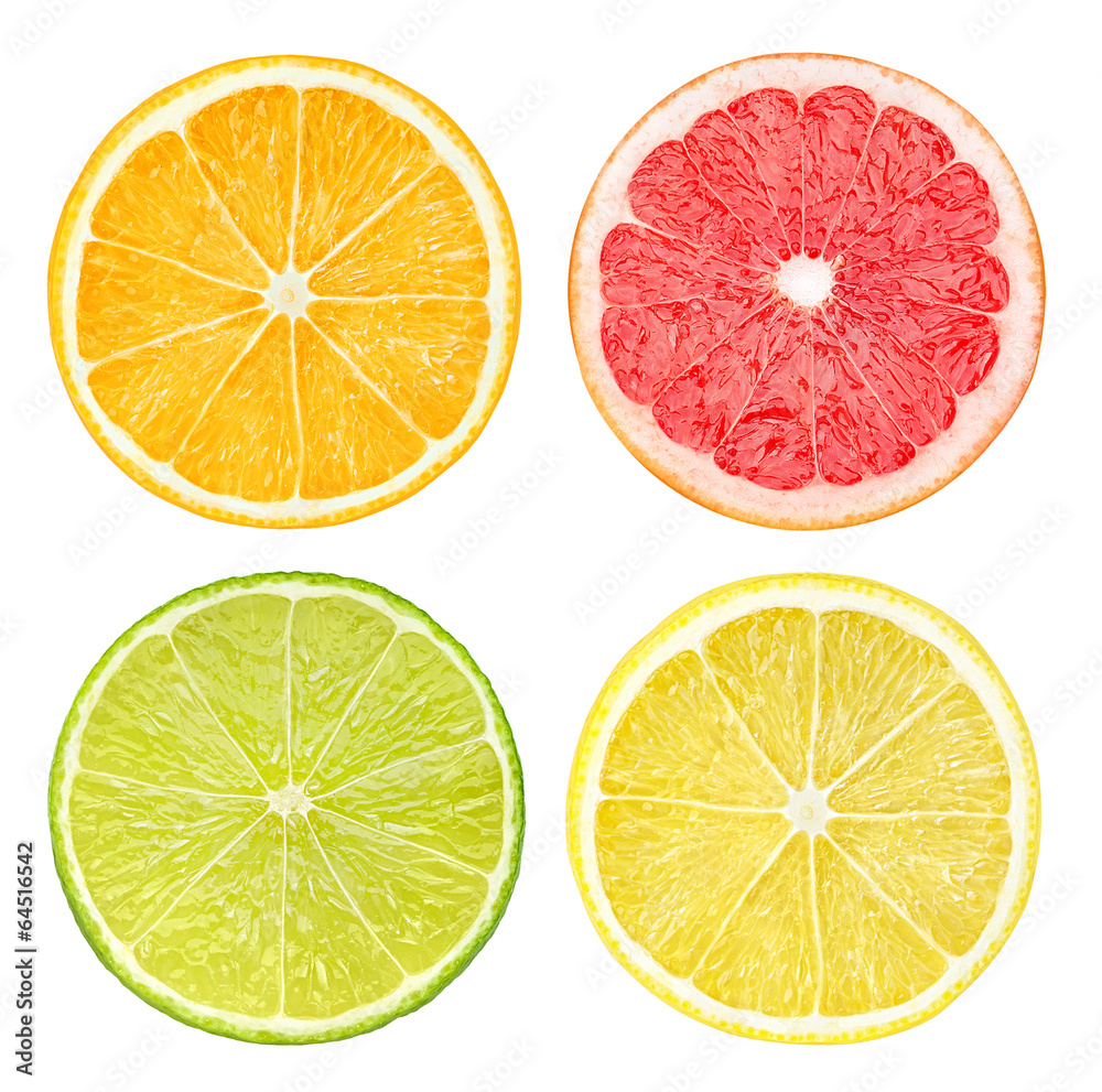 分离的柑橘类水果。在白b上分离的橙色、粉色葡萄柚、酸橙和柠檬水果片