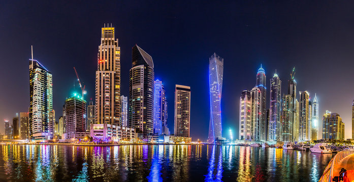 迪拜码头城市景观，阿联酋