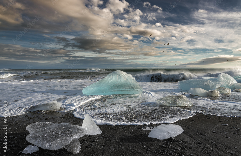 海洋中融化的冰山