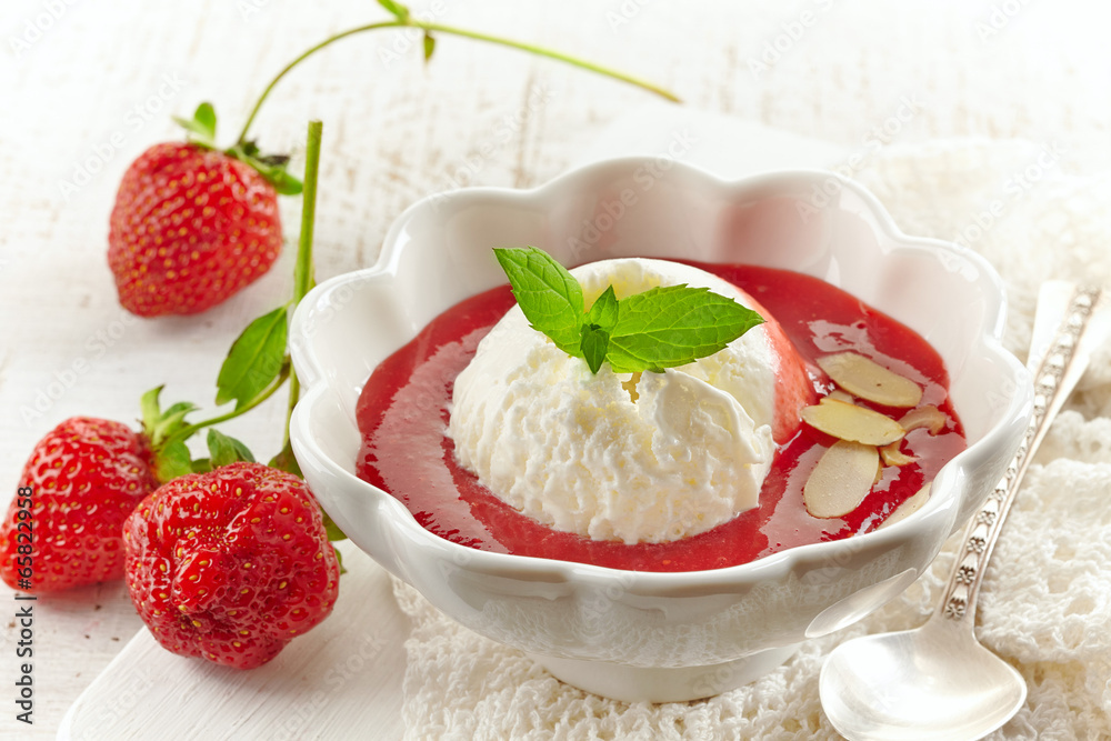草莓冰淇淋汤