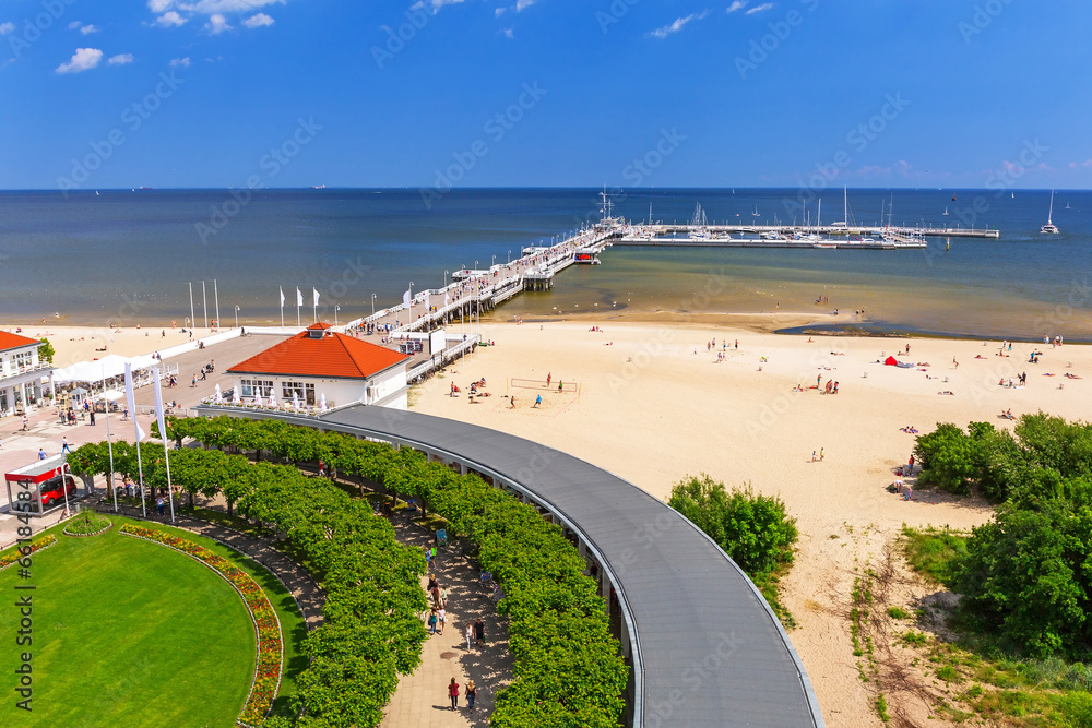 波罗的海的Sopot molo，欧洲最长的木制码头