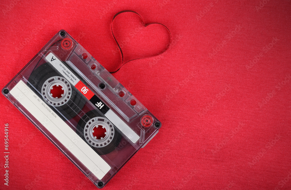 复古录音带，松散的磁带塑造了一颗心