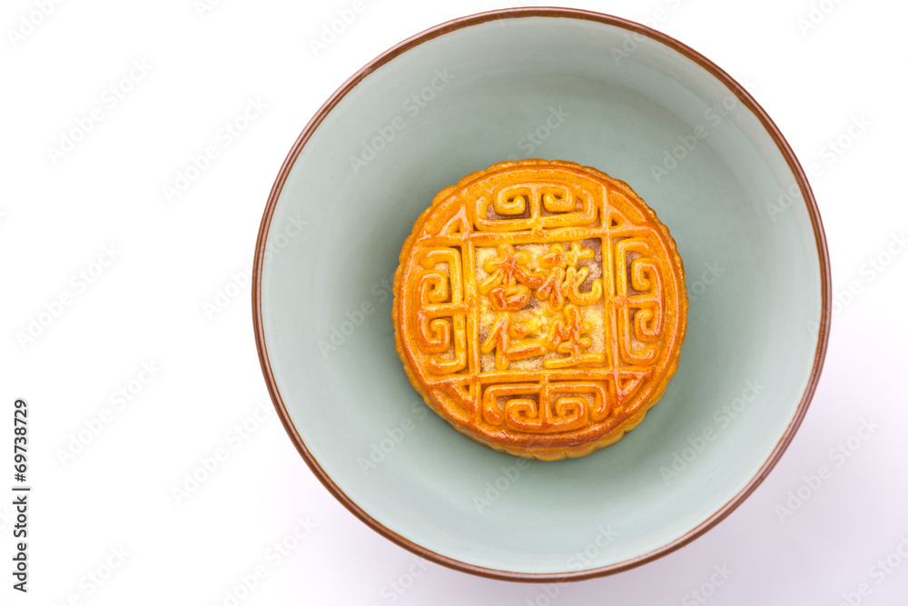 中国传统食品——杏仁花生月饼