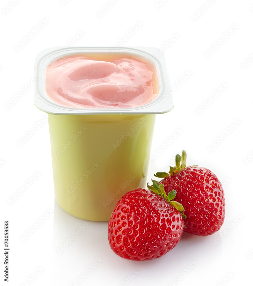 塑料罐新鲜粉红色草莓酸奶