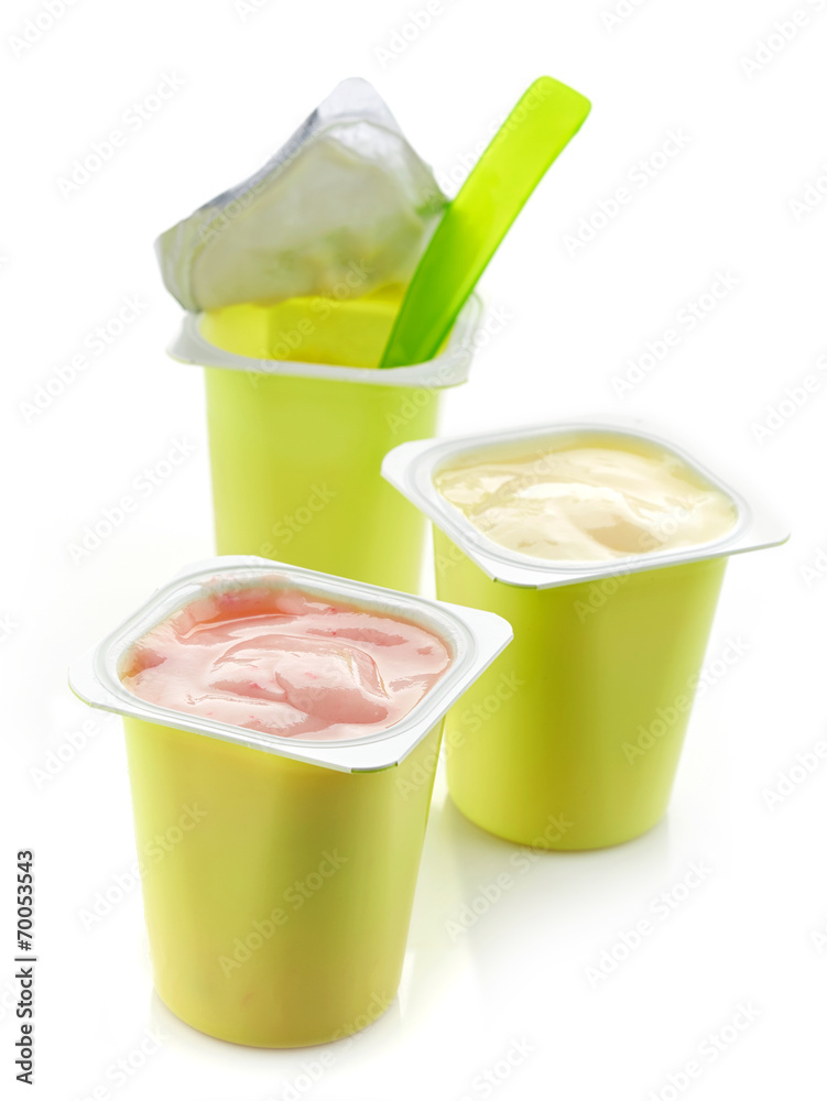 三个塑料酸奶罐