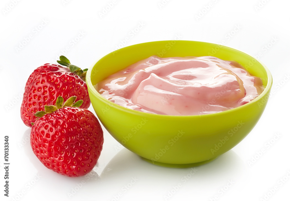 一碗草莓酸奶