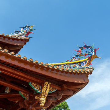 Chinese dragon statue